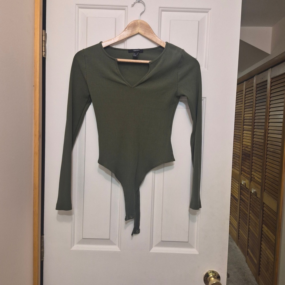 Forever 21 Womens Olive Green Ribbed Long Sleeve Split V-Neck Bodysuit Size S